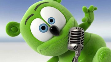 Happy Green Gummy Bear Singing Songs for Little Kids
