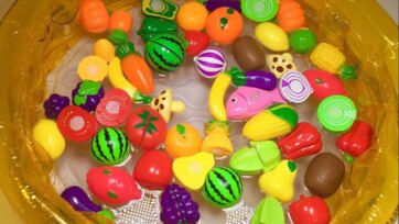 Colorful Toy Fruits Splash Play - Learn Food Names & Colors for Kids